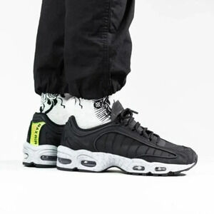 Nike Air Max Tailwind IV 4 SP Black Sneakers Low Top Size 4 Men BV1357-002